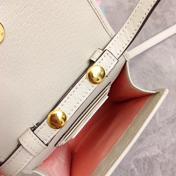 グッチ財布 レプリカ内部構造